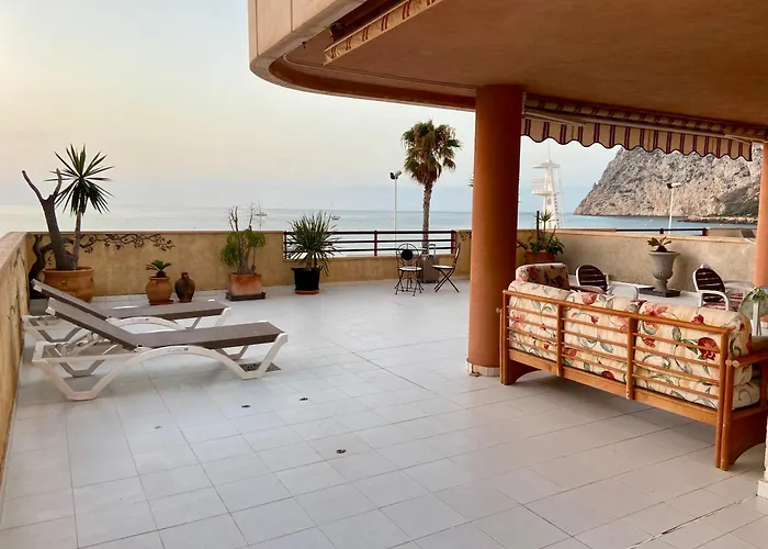 Primera Linea De Playa, Topacio 1