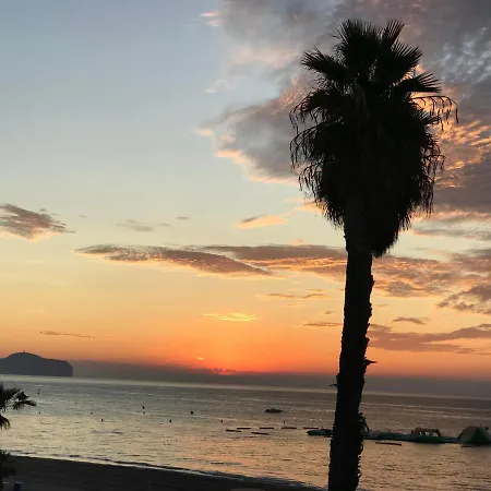 Primera Linea De Playa, Topacio 1 קלפה